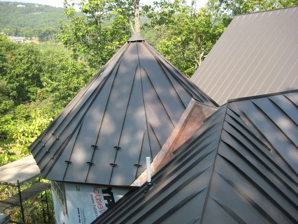Professional Roof Tarp Installation by Craftsman Roofing in Accotink